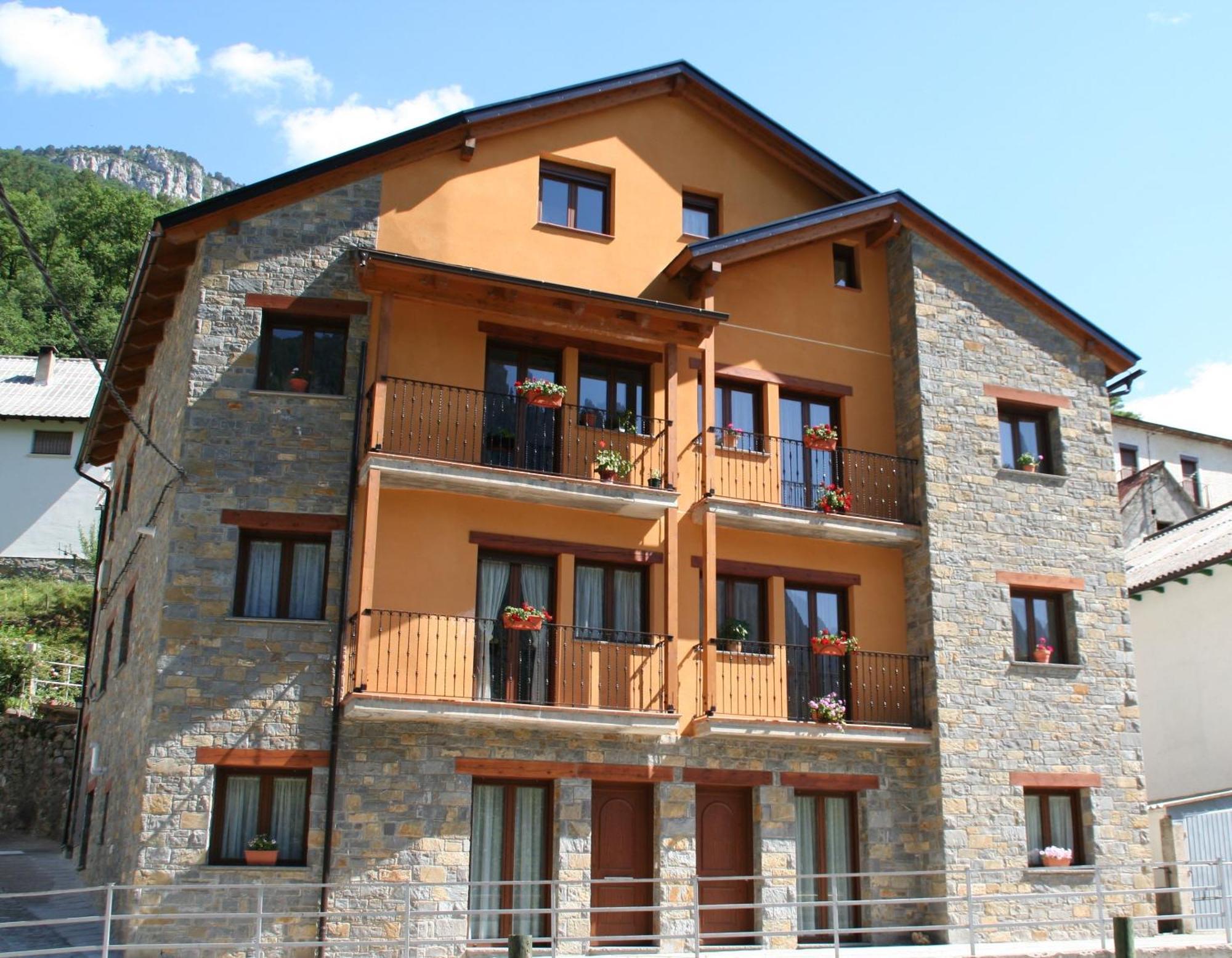 Apartamentos Mobison Salinas de Bielsa Exterior foto